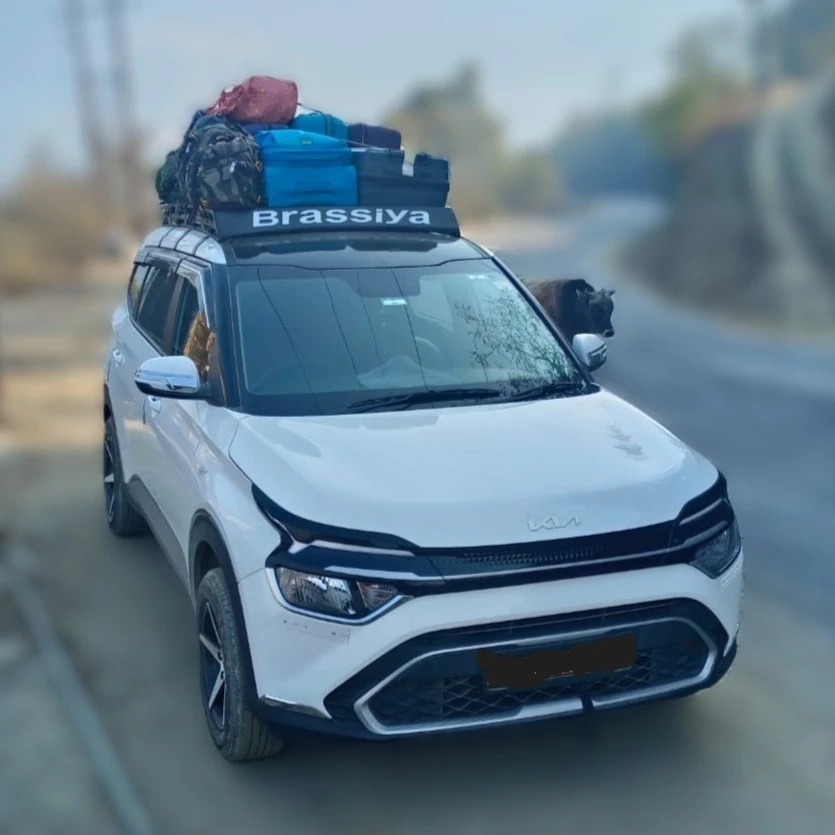 Kia Carens on Manali & Kasol taxi tour