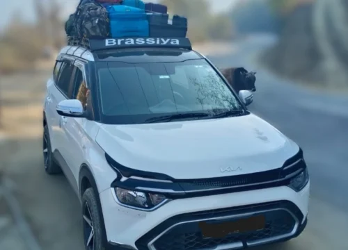 Kia Carens on Manali & Kasol taxi tour